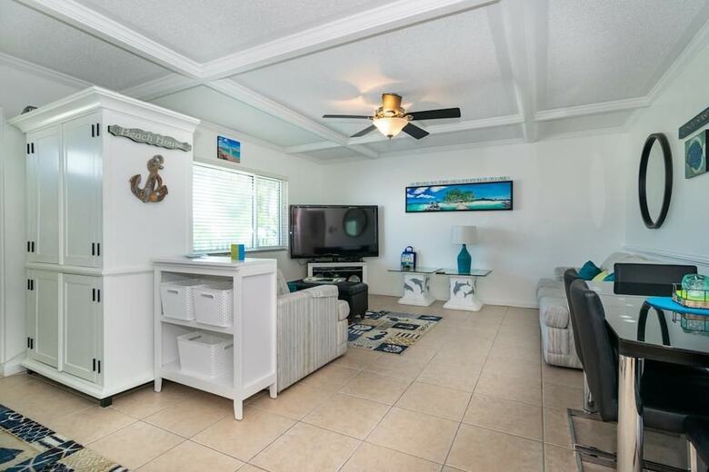 Palm Cay 3
