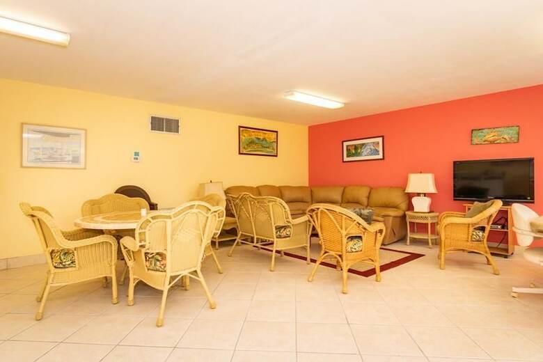 Palm Cay 4
