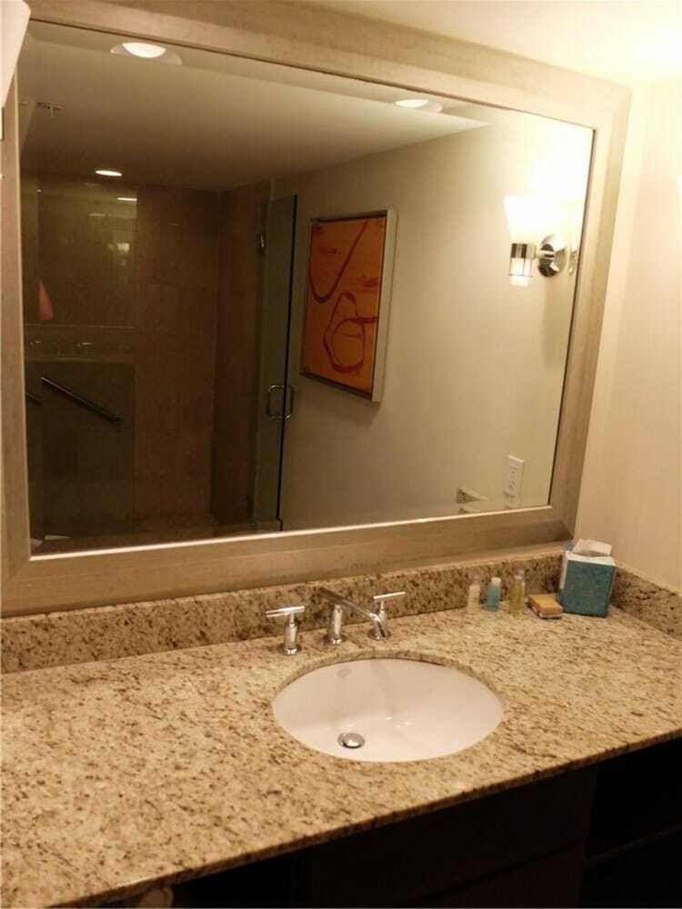 Beautiful Galleryone Condo 1-1 5th Floor