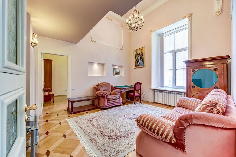 Home4day Spacious Apartment By The Hermitage