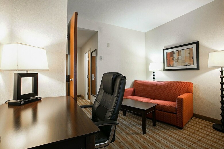 Hotel Comfort Suites Augusta Riverwatch