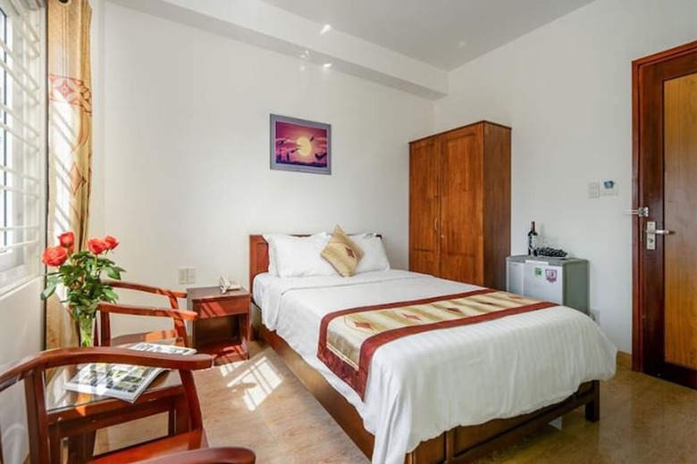Little Gold Hotel