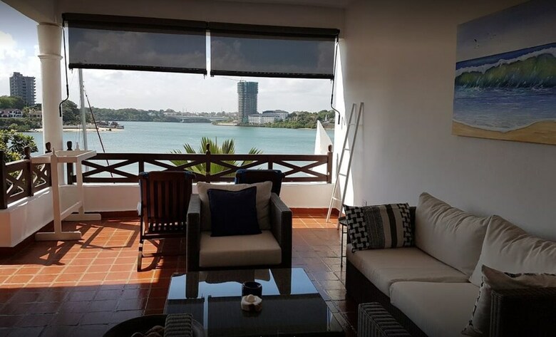 Aparthotel Tamarind Village Apartments