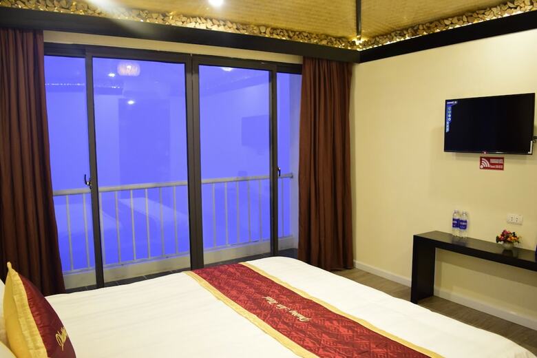 Phuong Nam Mountain View Hotel