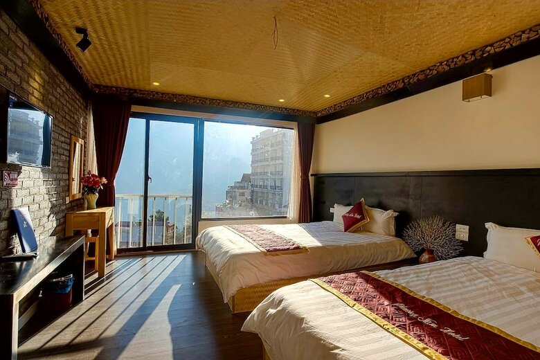 Phuong Nam Mountain View Hotel