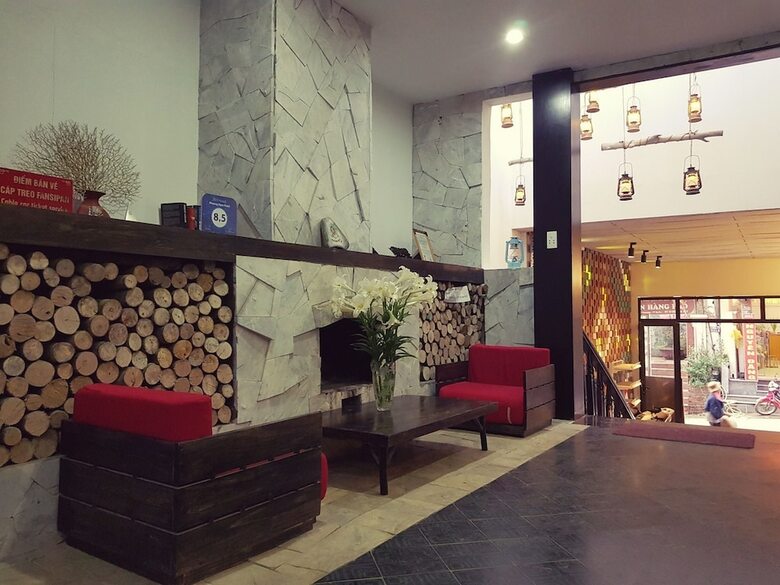 Phuong Nam Mountain View Hotel