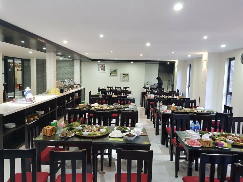 Phuong Nam Mountain View Hotel