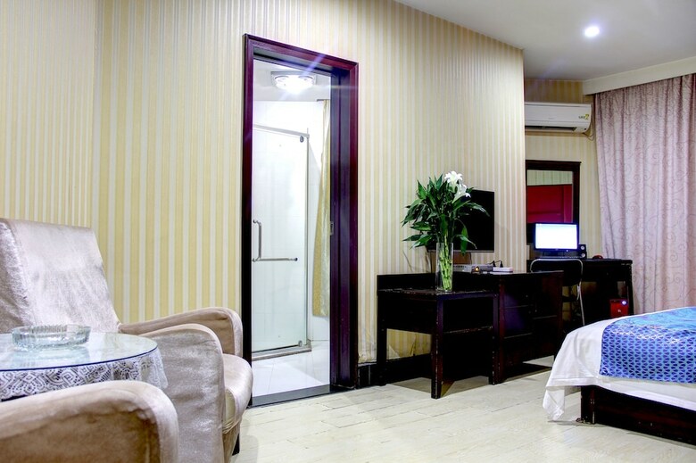 Kais Rdom Hotel