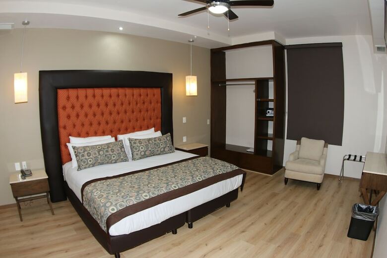 Centriplaza Hotel Suite & Spa