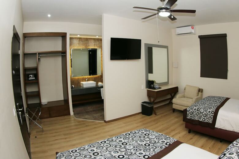 Centriplaza Hotel Suite & Spa