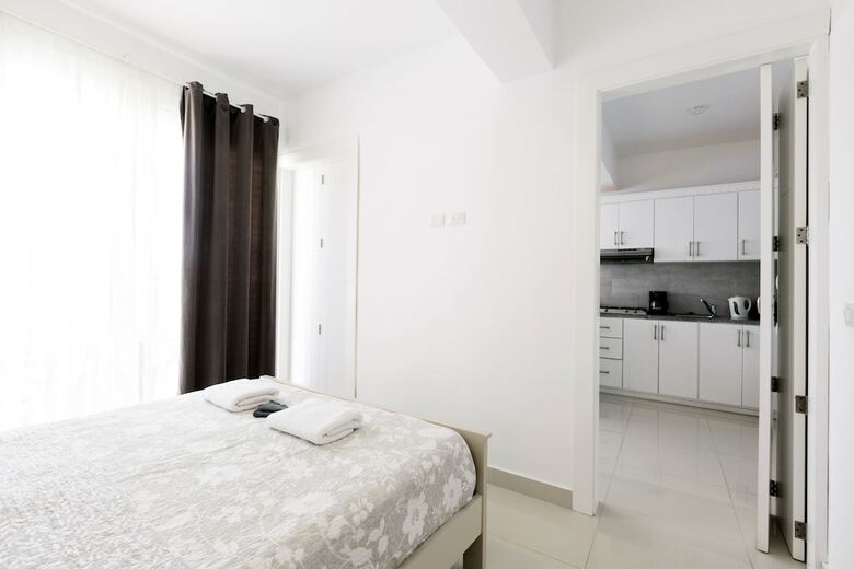 Hotel Ducassi Suites Rooftop Pool Beach Club & Spa