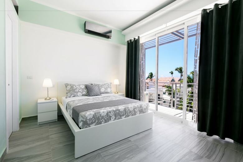 Hotel Ducassi Suites Rooftop Pool Beach Club & Spa