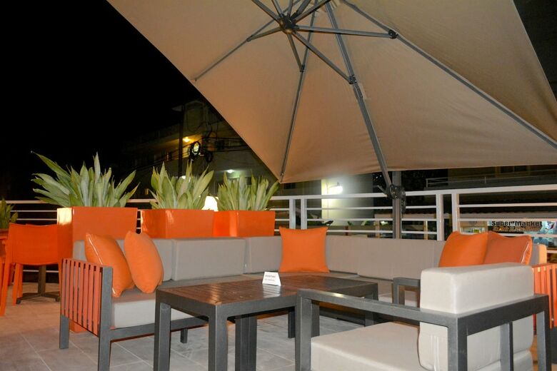 Hotel Ducassi Suites Rooftop Pool Beach Club & Spa