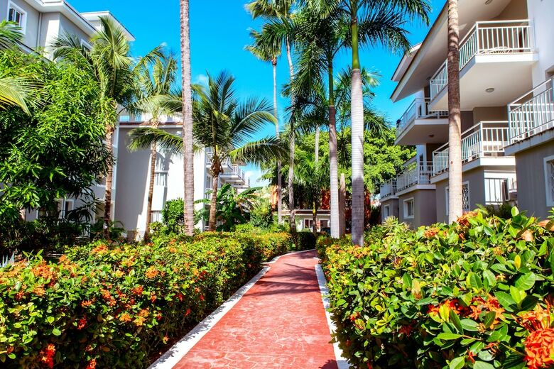 Hotel Ducassi Suites Rooftop Pool Beach Club & Spa