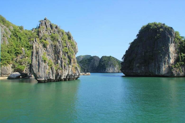 Halong Bay Hai Au Cruise