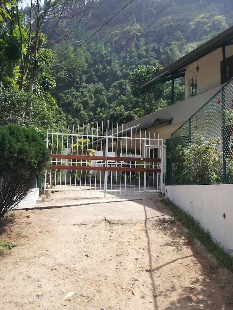 Hotel Elkaduwa Bungalow