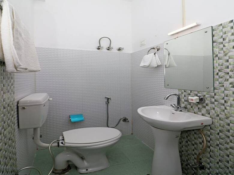 Hotel Oyo 12062 Paras Guest House