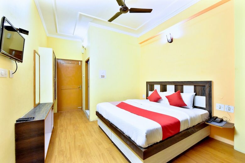 Oyo 12740 Hotel Amandeep