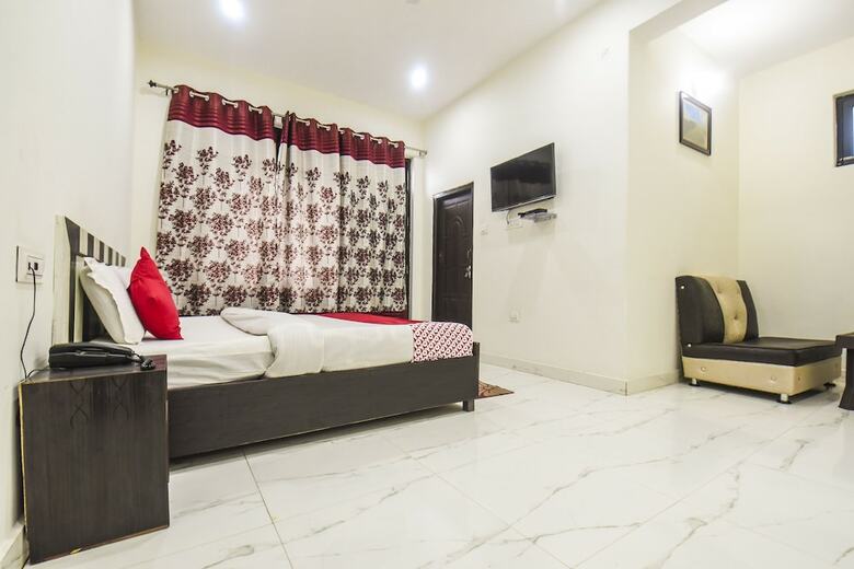 Oyo 12662 Hotel Granite Peak