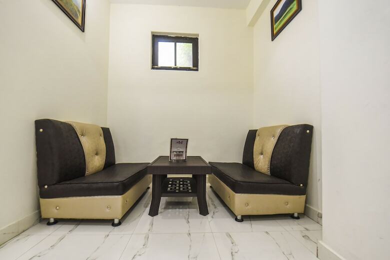 Oyo 12662 Hotel Granite Peak