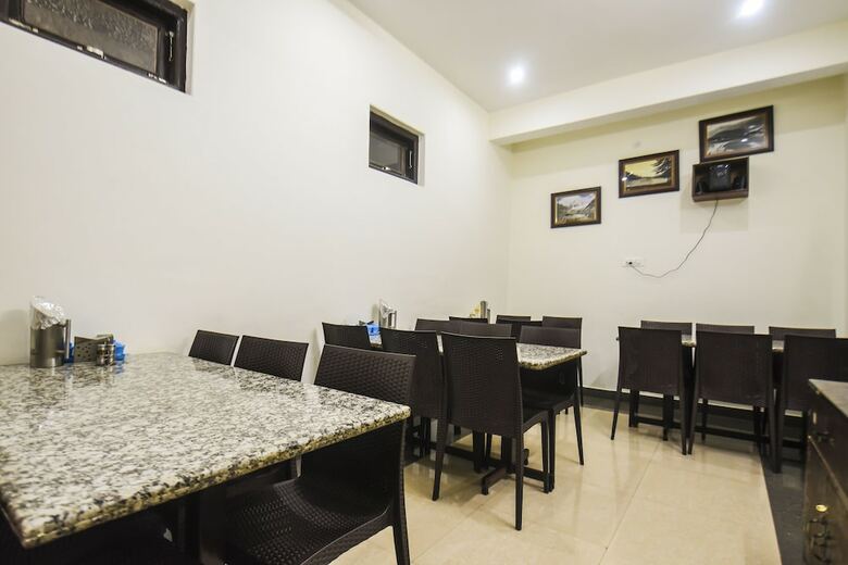 Oyo 12662 Hotel Granite Peak