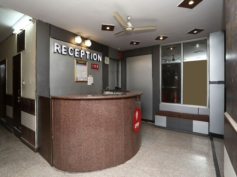 Oyo 12490 Hotel Paradise Plaza