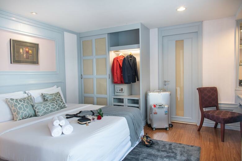 Antique Palace Apartment