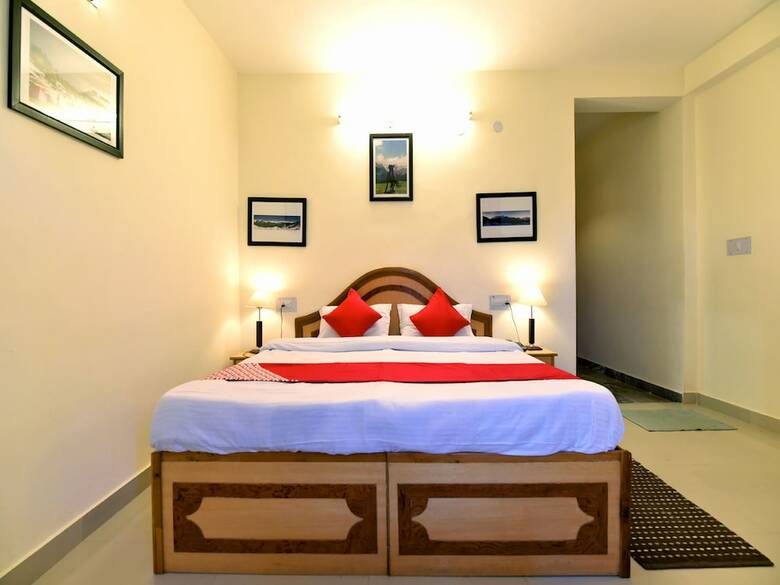 Hotel Oyo 12735 The Manali Lodge