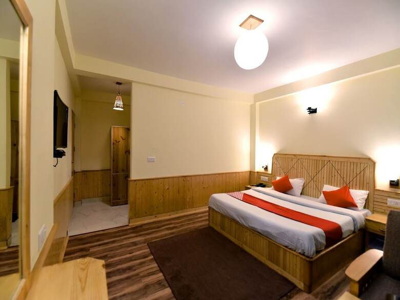 Hotel Oyo 12735 The Manali Lodge