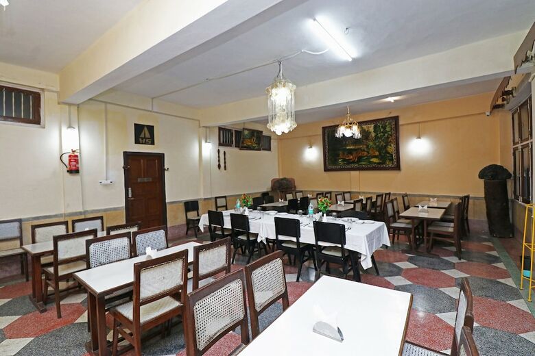 Oyo 12222 Hotel Silverton