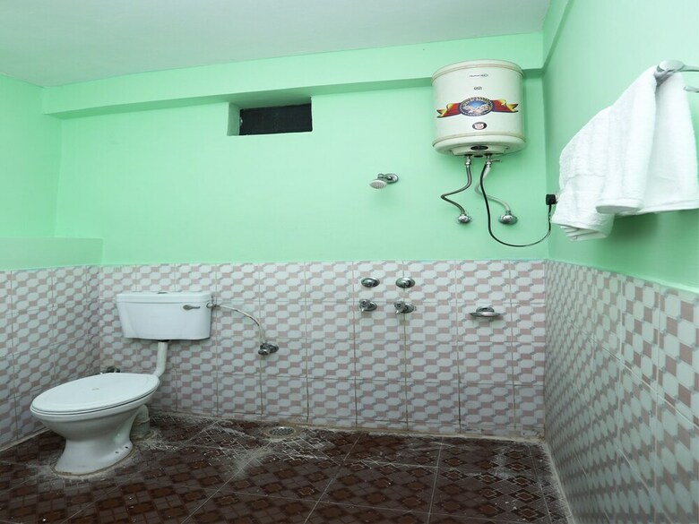Hotel Oyo 13171 Home Exotic Studios Kempty Fall