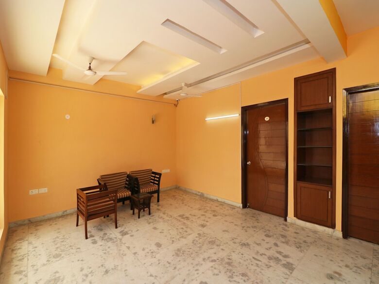 Hotel Oyo 13782 Om Villa