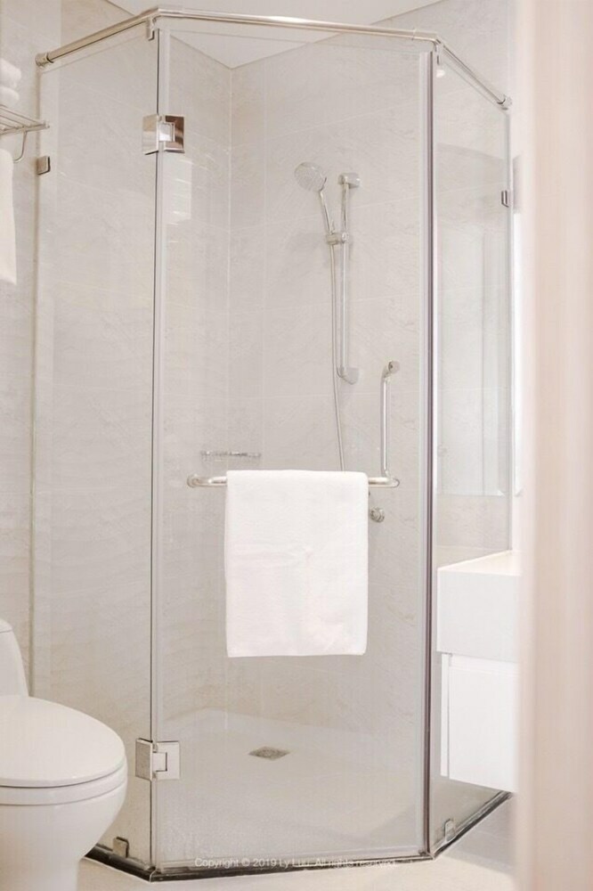 Luxury Apartment In Vinhomes