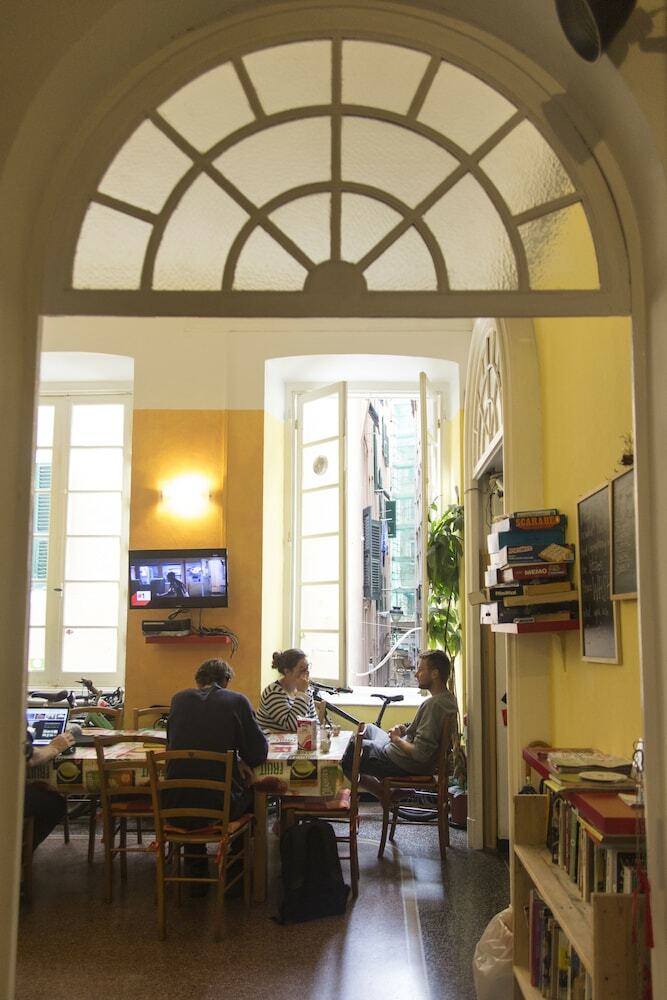 Hostal Manena Hostel Genova