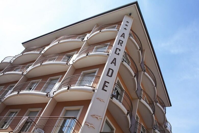 Hotel Arcade