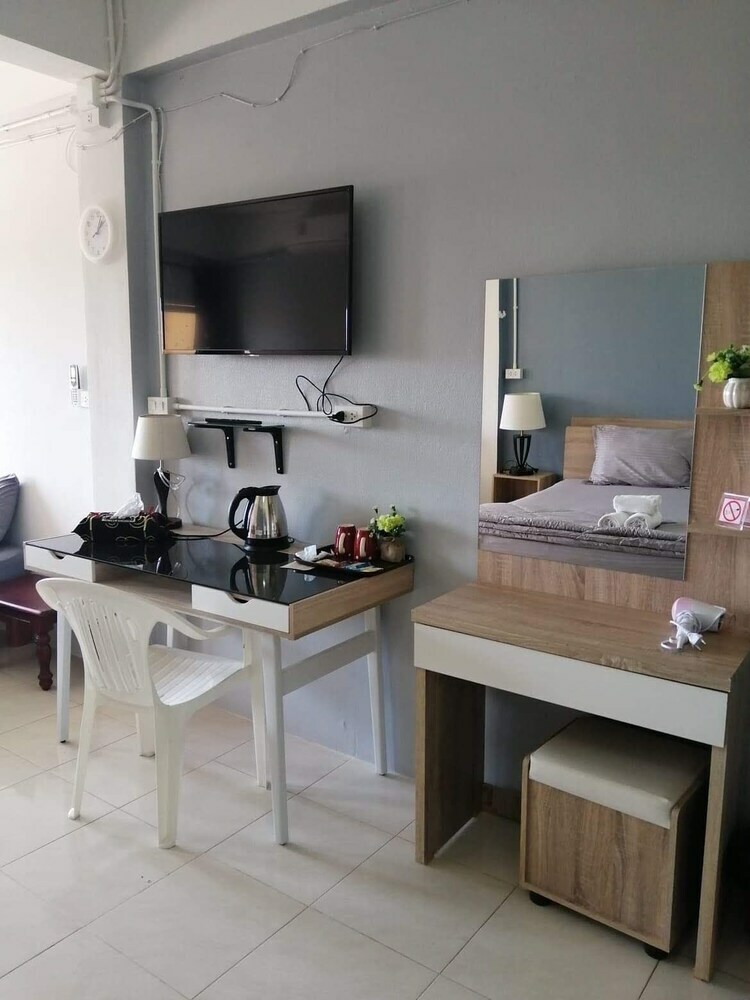 Hotel At Savika