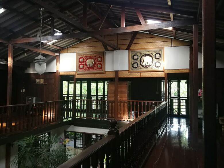 Hotel Kumkhumsriwangchai Amphawa