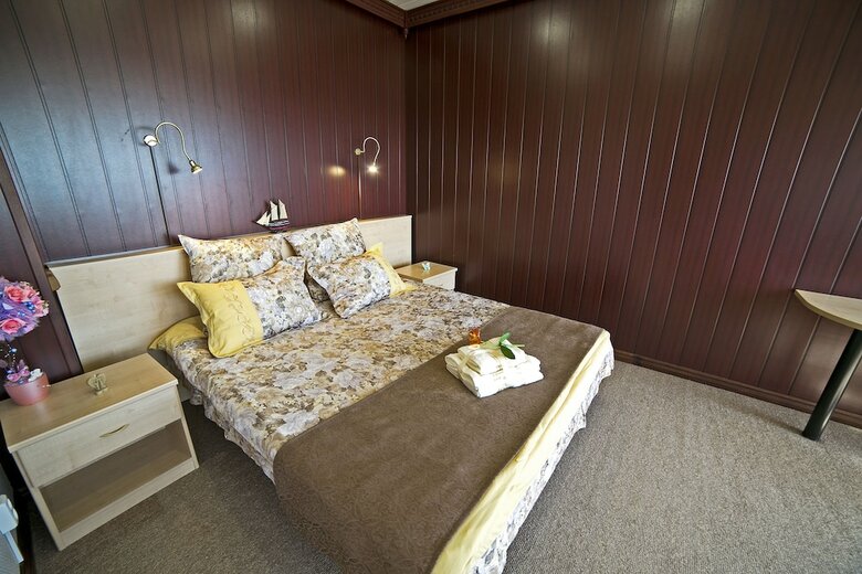 Lighthouse Hotel