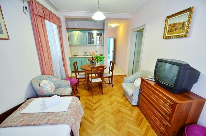 Hotel Villa Velzon Guesthouse
