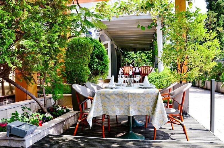 Hotel Villa Velzon Guesthouse