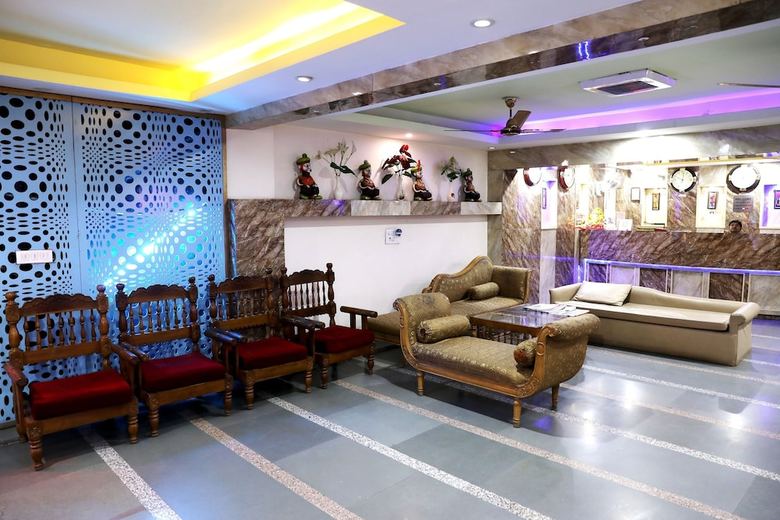 Hotel The Paramont, Delhi