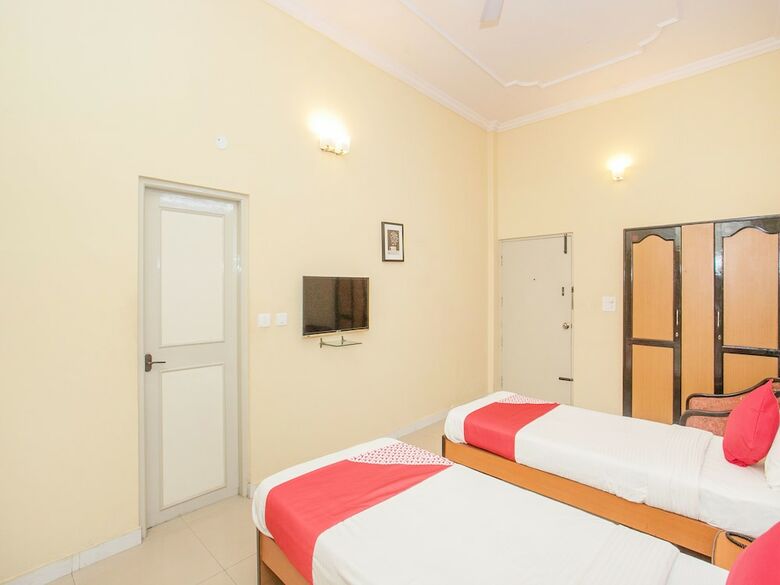 Hotel Oyo Flagship 12684 Compact Green View