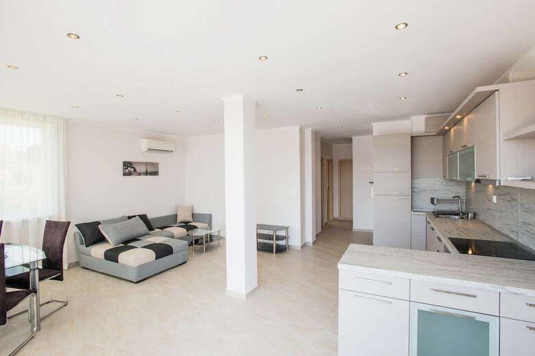 Apartamentos Black Sea Breeze