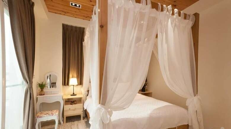 Bed & Breakfast Seed House