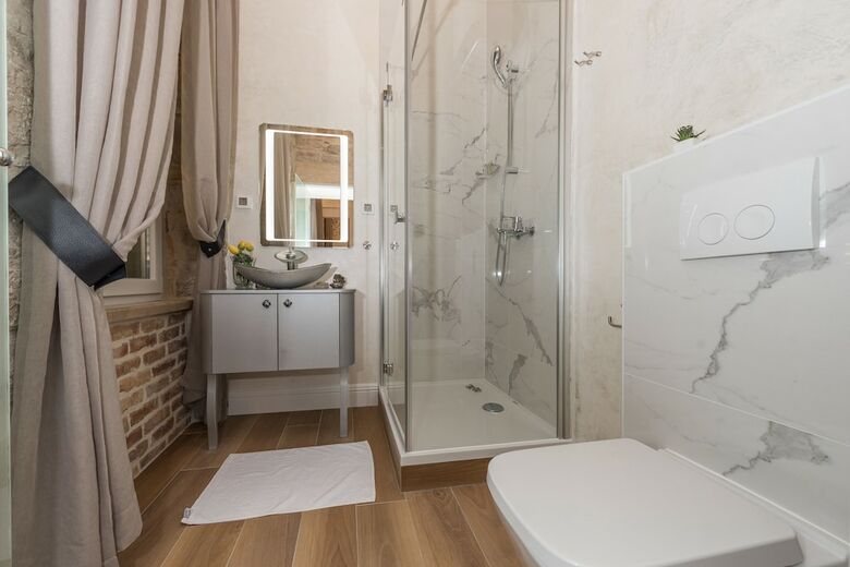 Hotel Zara Palace - Design Rooms