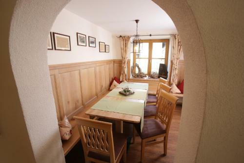 Hostal Pension Schweizerhaus Garni