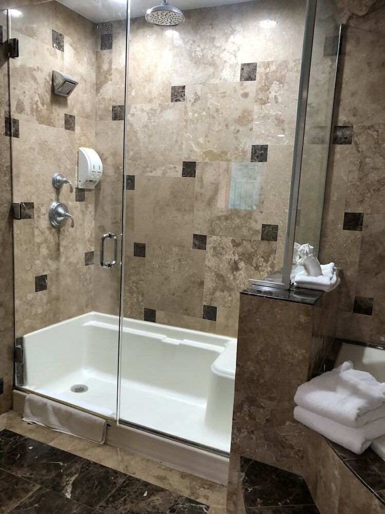 Hotel Travelers Inn