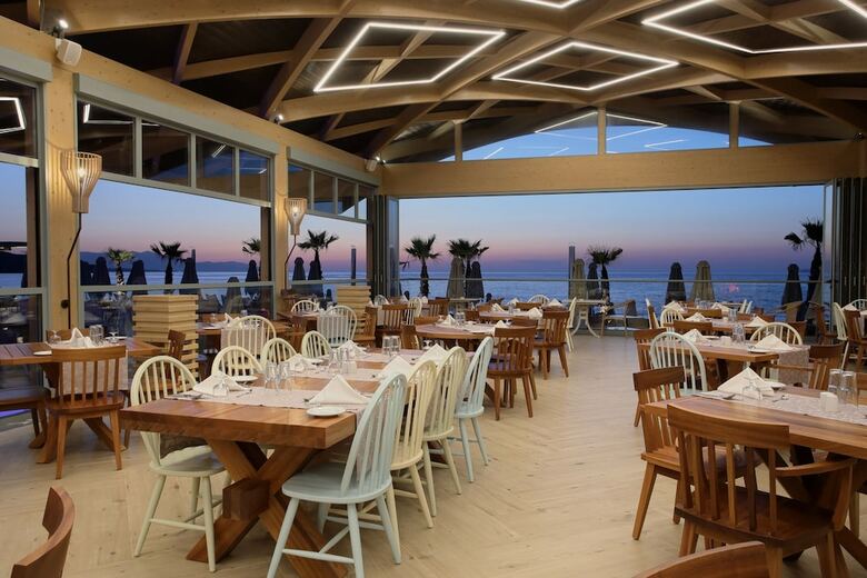 Hotel Arina Beach Resort