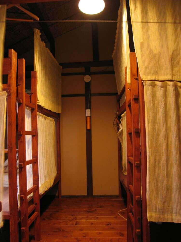 Hostal Small World Guest House - Hostel