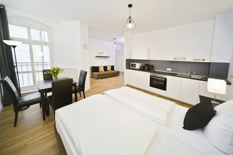 Old Town Apartments Sch�nhauser Allee Berlin